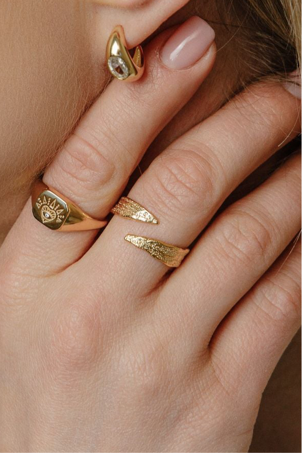 Strukturierter Umarmungsring gravierter Ring aus 925 Silber vergoldet