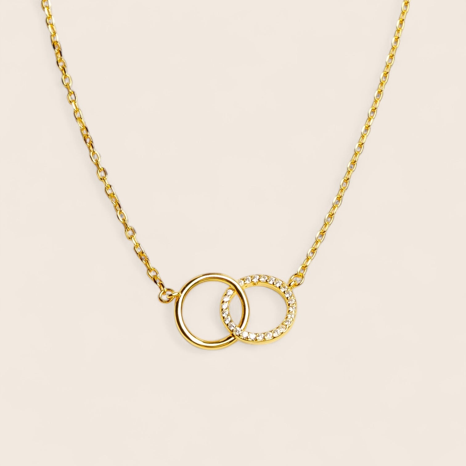 LOVE PROMISE – circular infinity necklace with sparkling zirconias, made of 925 silver 18K gold-plated