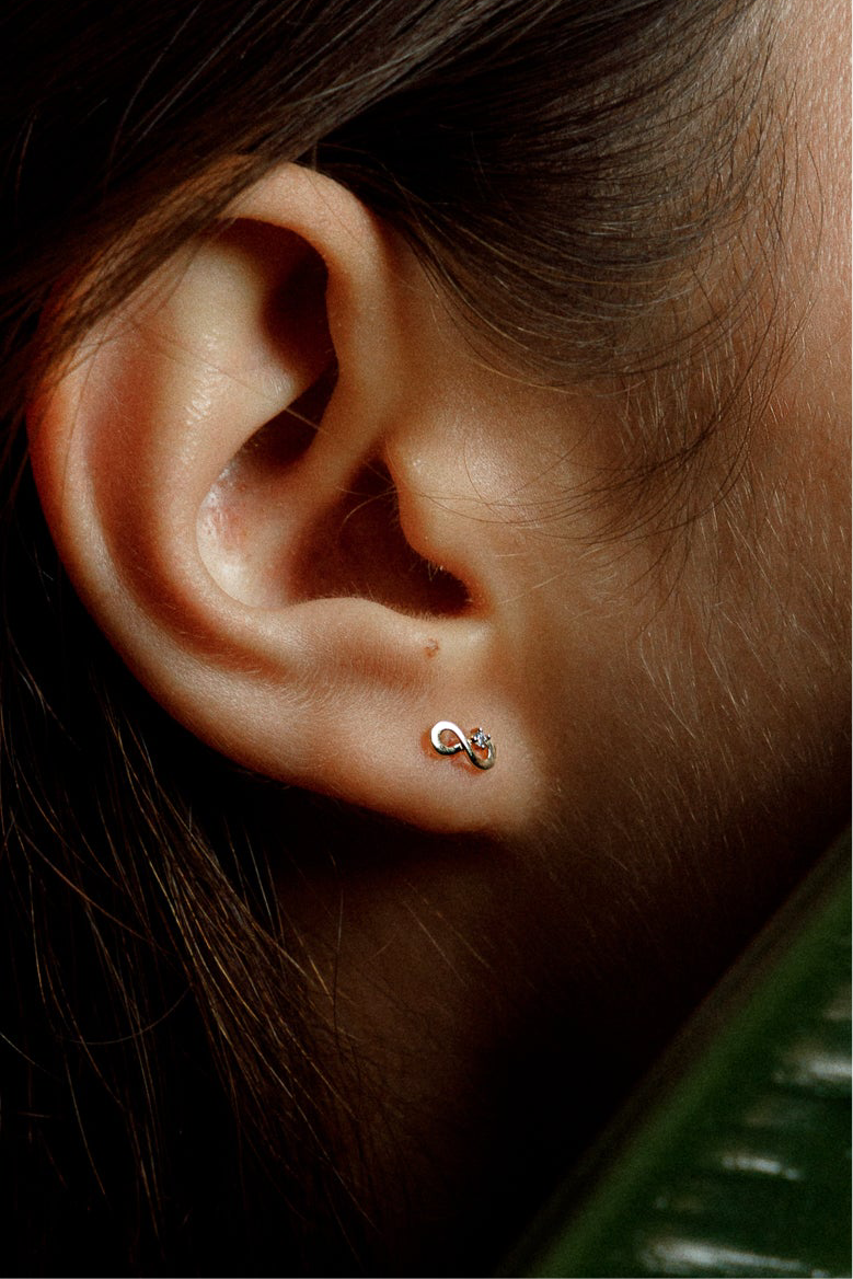 585 Gold Stud Earrings – Endless Love in infinity design with sparkling zirconia – Minimalist