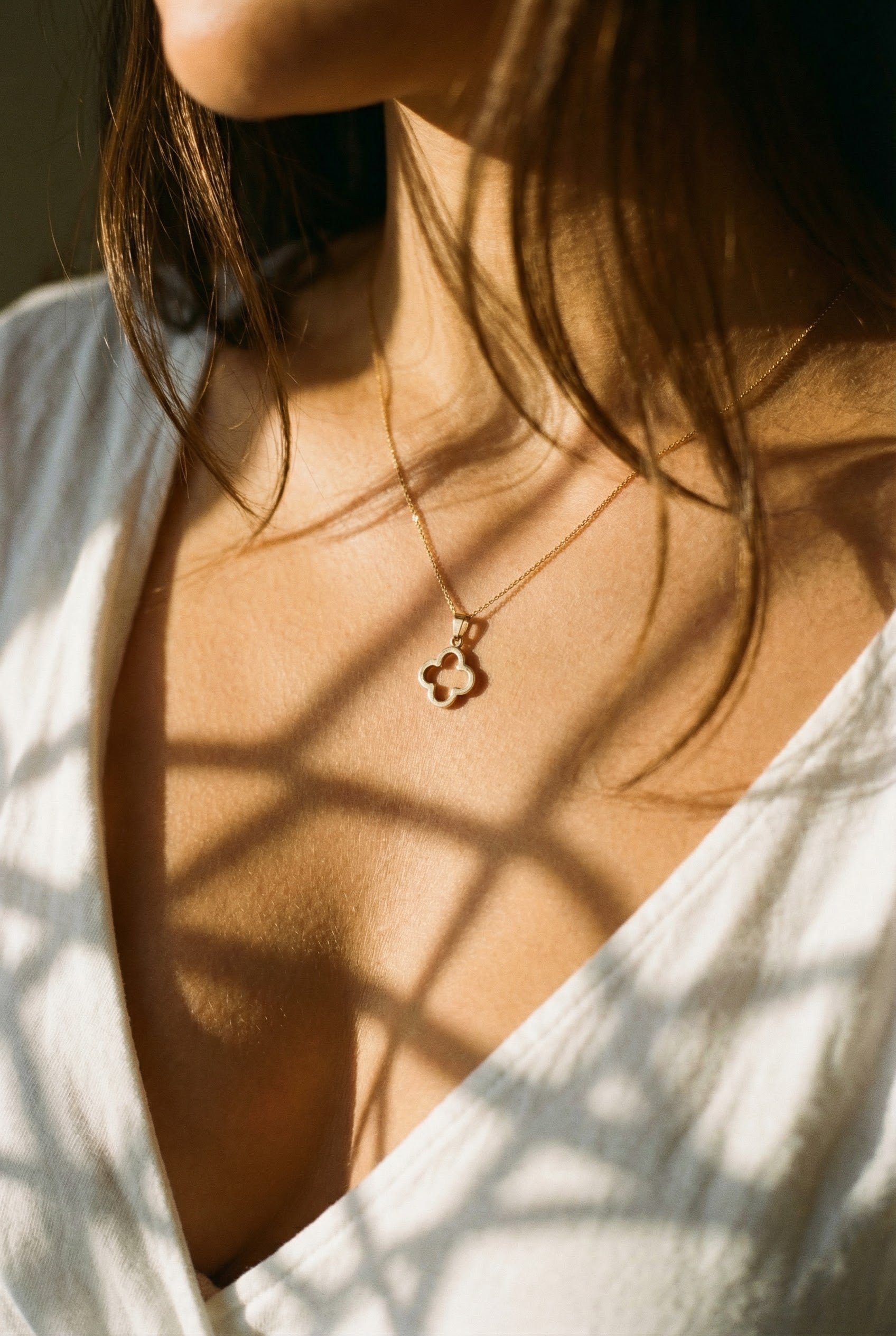 Kleeblatt Anhänger „Lucky Charm“ mit Halskette aus 925 Silber vergoldet - NINASIA