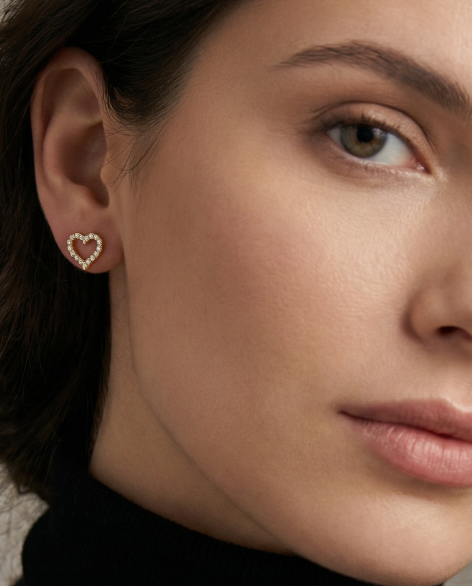 „Amora“ Herz Ohrstecker aus 925 Silber 18K vergoldet