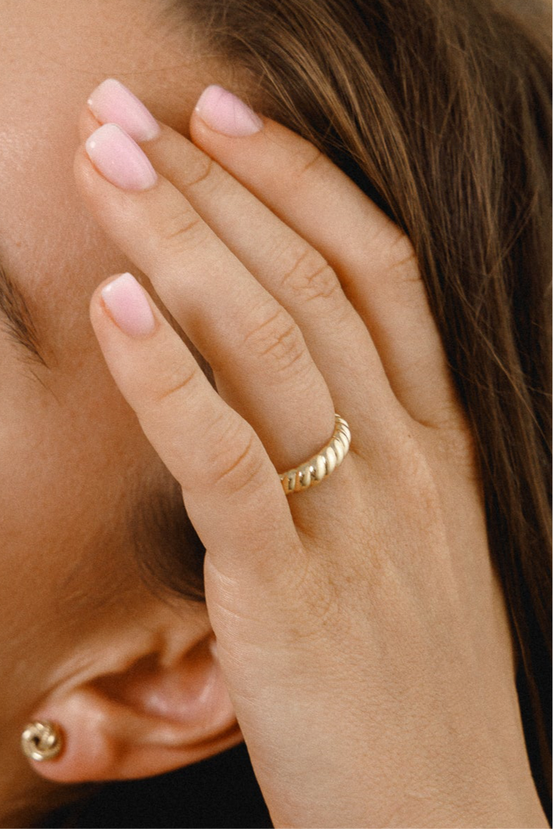 585 Gold massiver Croissant Style Ring