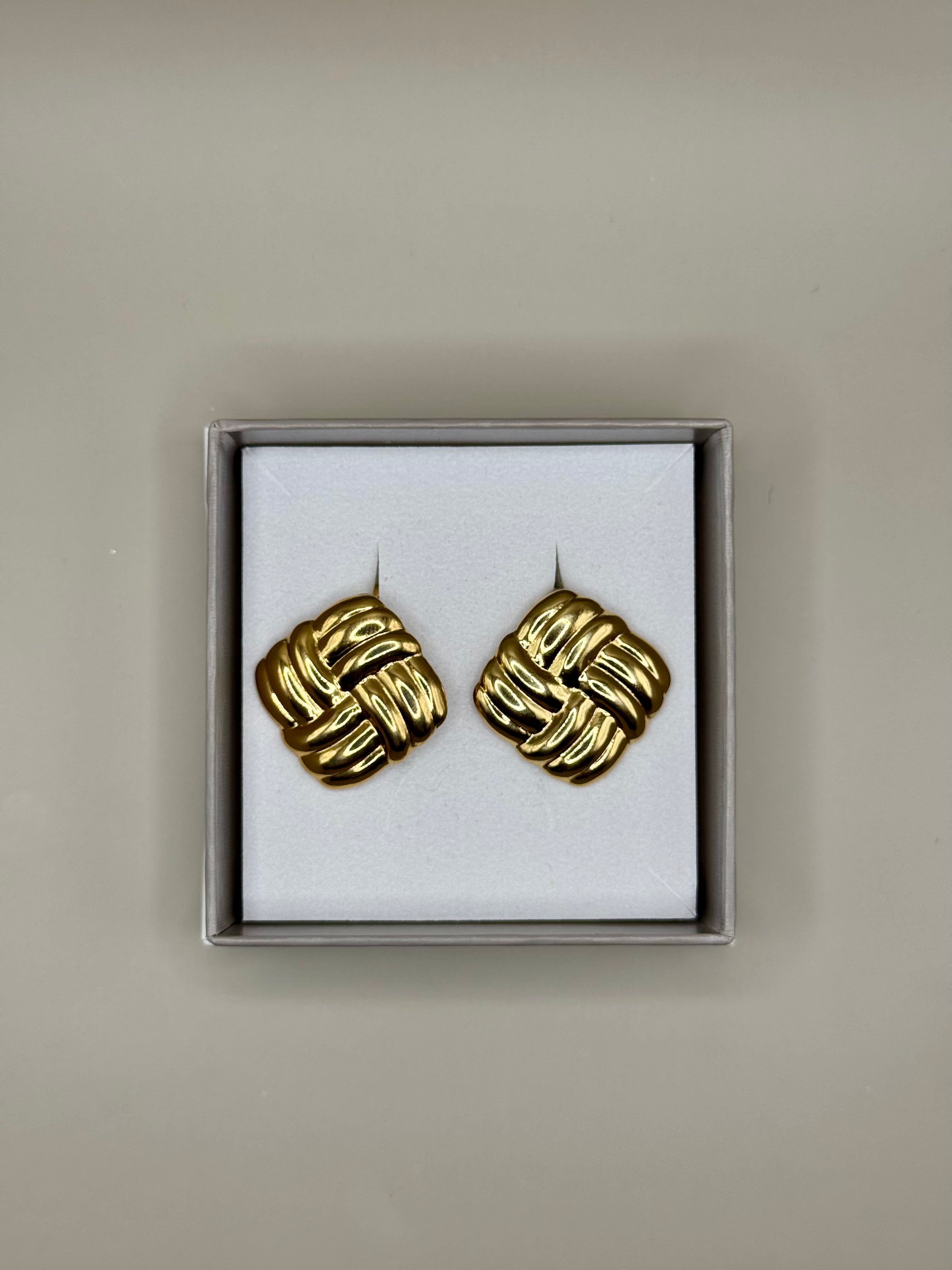 Square Knot Earrings – 18K Gold Plated Stainless Steel
