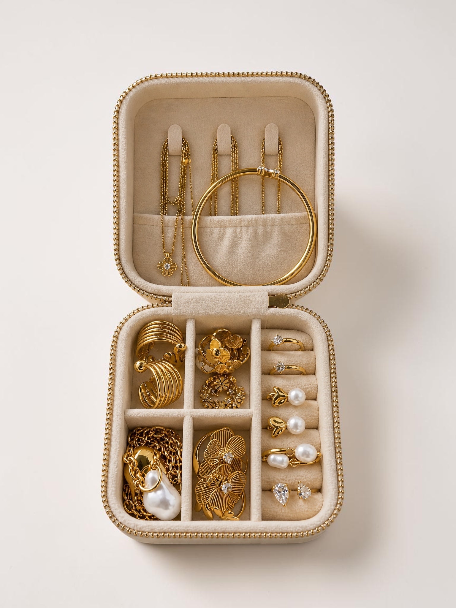 Pre-Order | NINASIA Schmuck Adventskalender 2026 | Limited Edition mit 18K vergoldetem Edelstahl, vergoldetem Silber und Schmuck-Etui