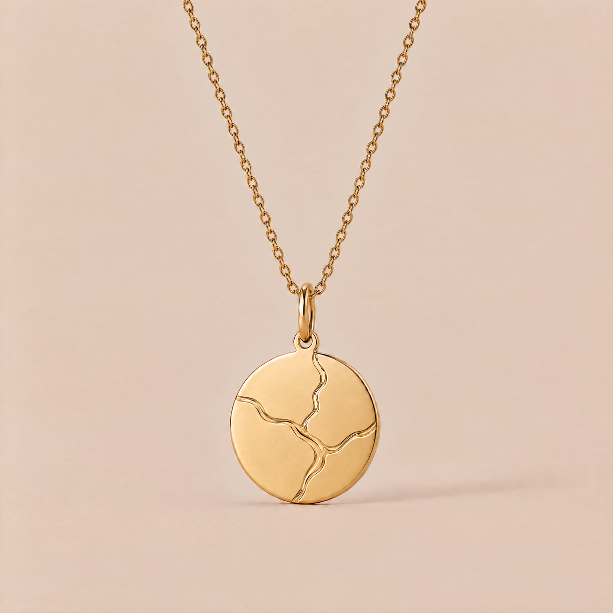 Kintsugi – Schön trotz aller Narben | Runder Anhänger mit oder ohne Halskette | Edelstahl mit hochwertiger IPG-Vergoldung
