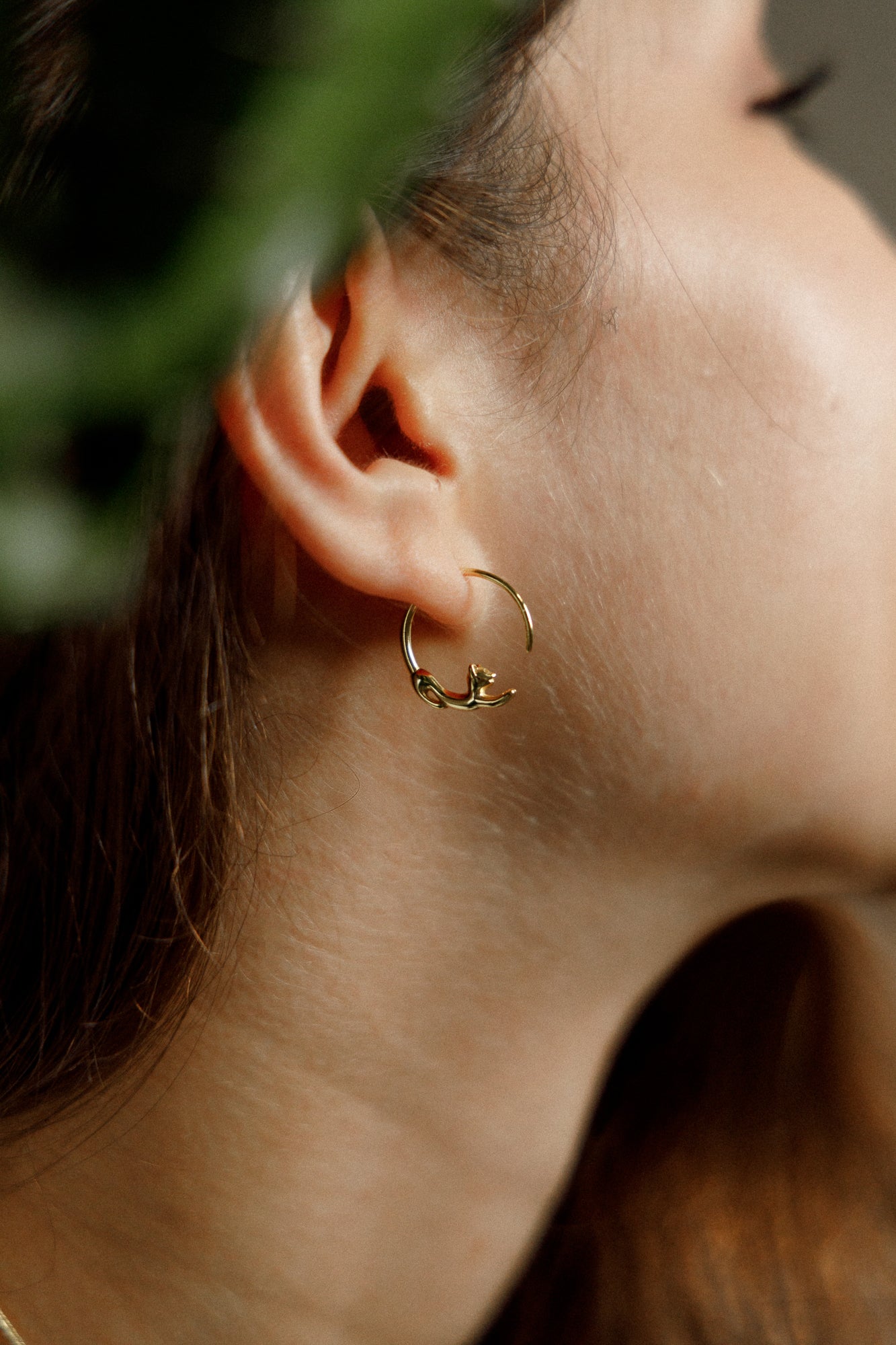 CAT LOVER – playful cat-shaped earrings, made of 925 silver 18K gold-plated