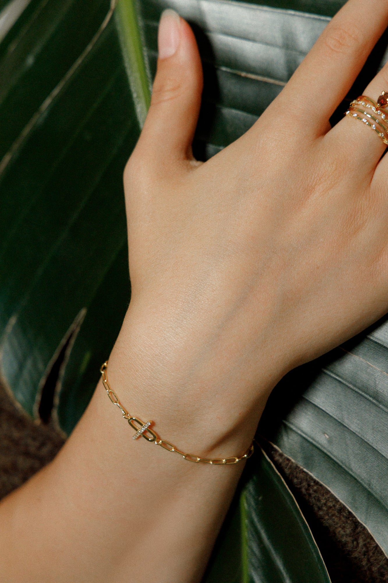 ENDLESS DREAMS – Paperclip bracelet with sparkling zirconias, made of 925 silver 18K gold-plated