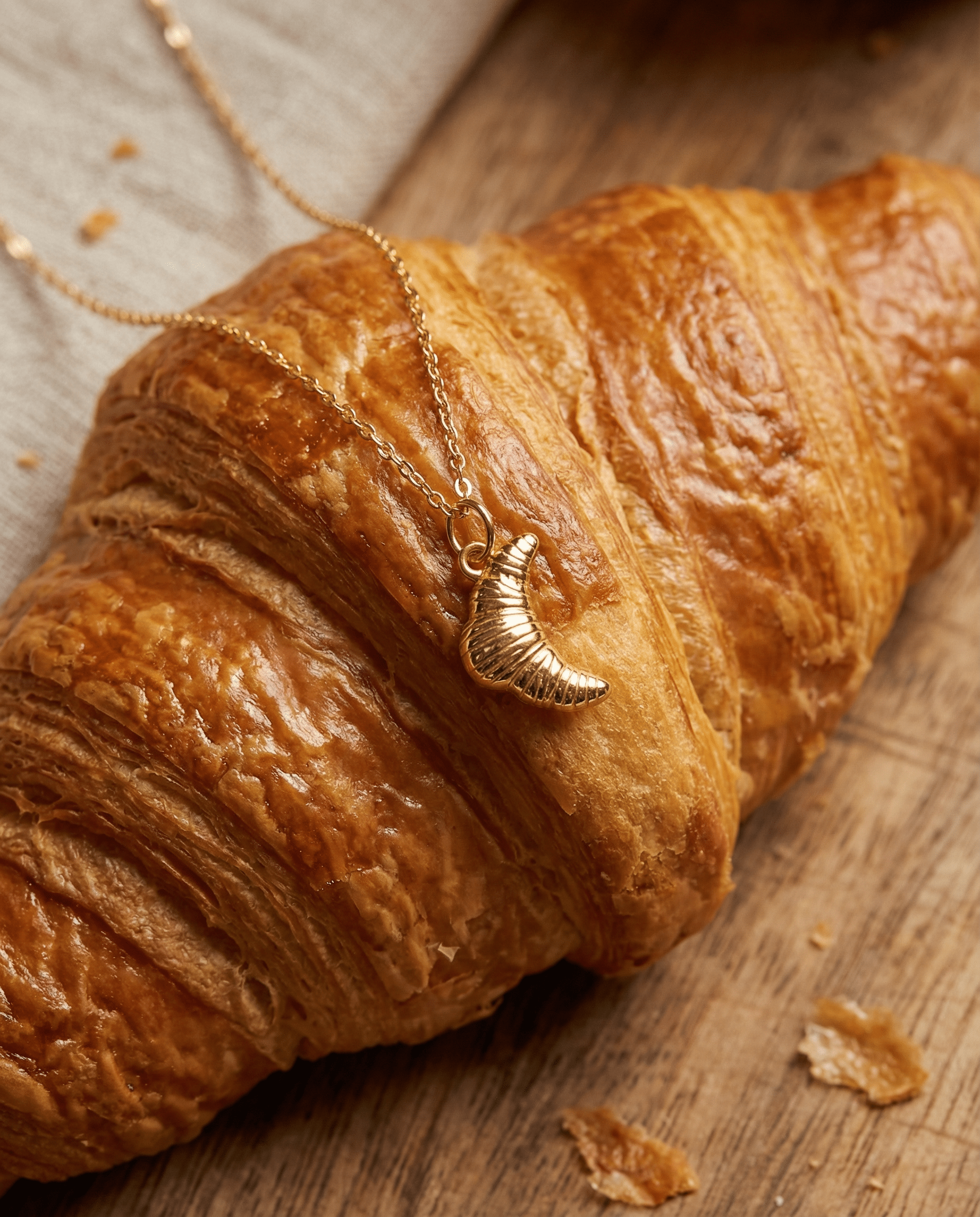 Croissant Anhänger Halskette aus 925 Silber 18K vergoldet