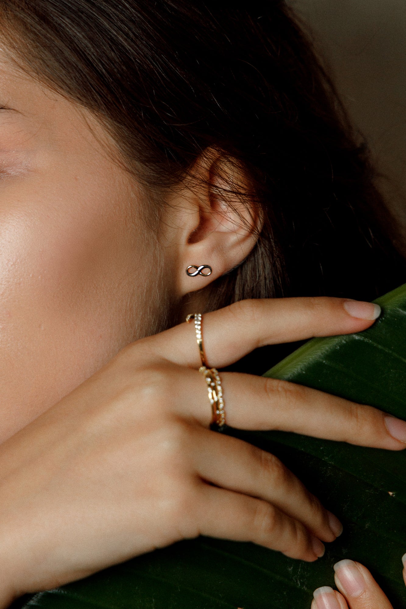585 Gold Bicolor Stud Earrings – Endless Love in infinity design – Minimalist