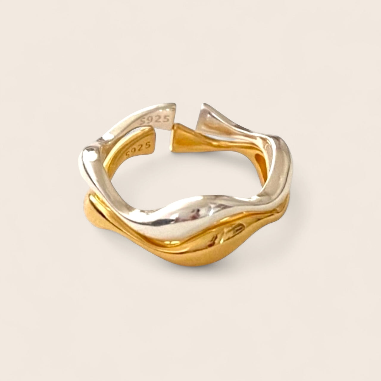 Minimalist swirl ring – wave ring adjustable in size made of 925 silver 18K gold-plated