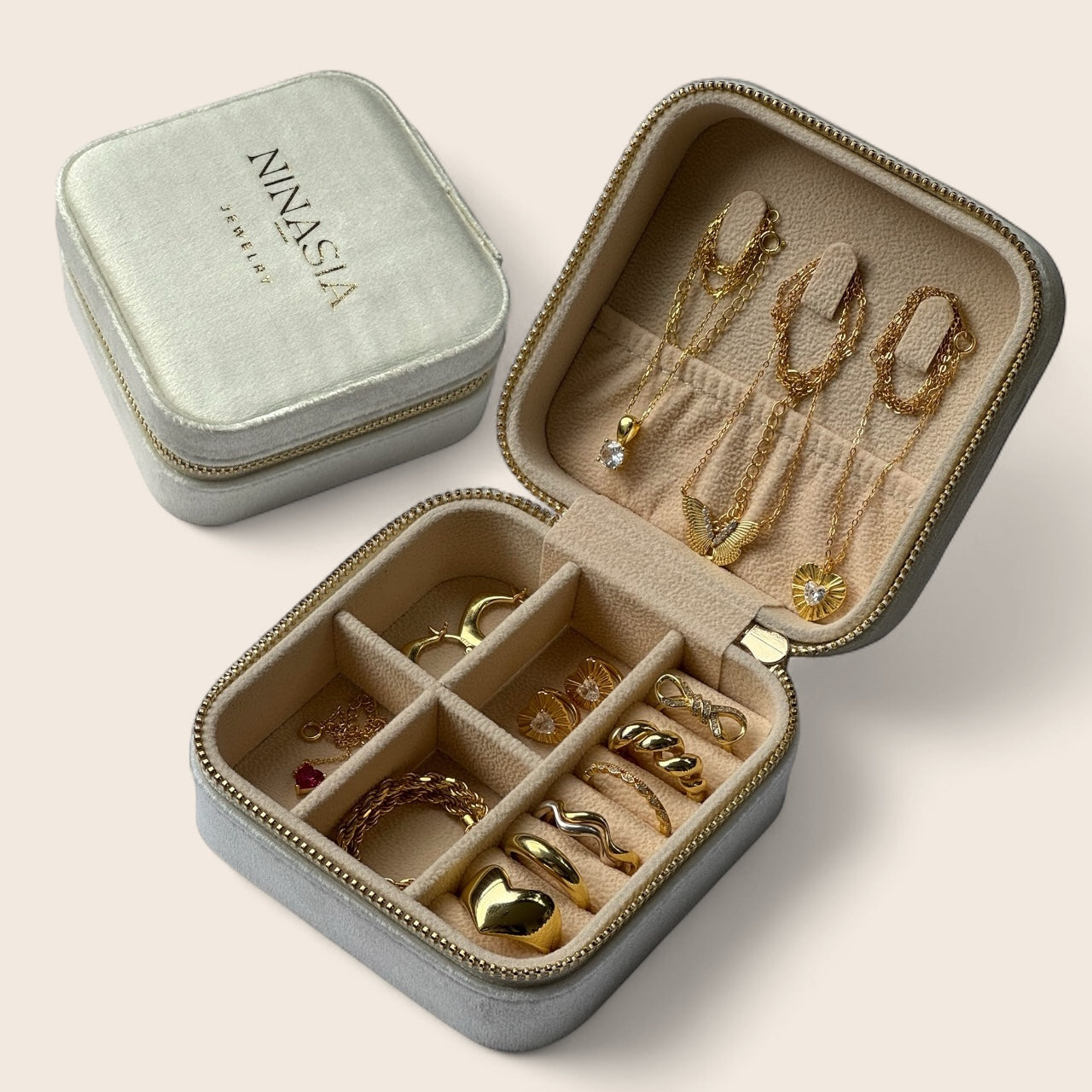 Jewelry Case for Travel Velvet Medium Cream Beige