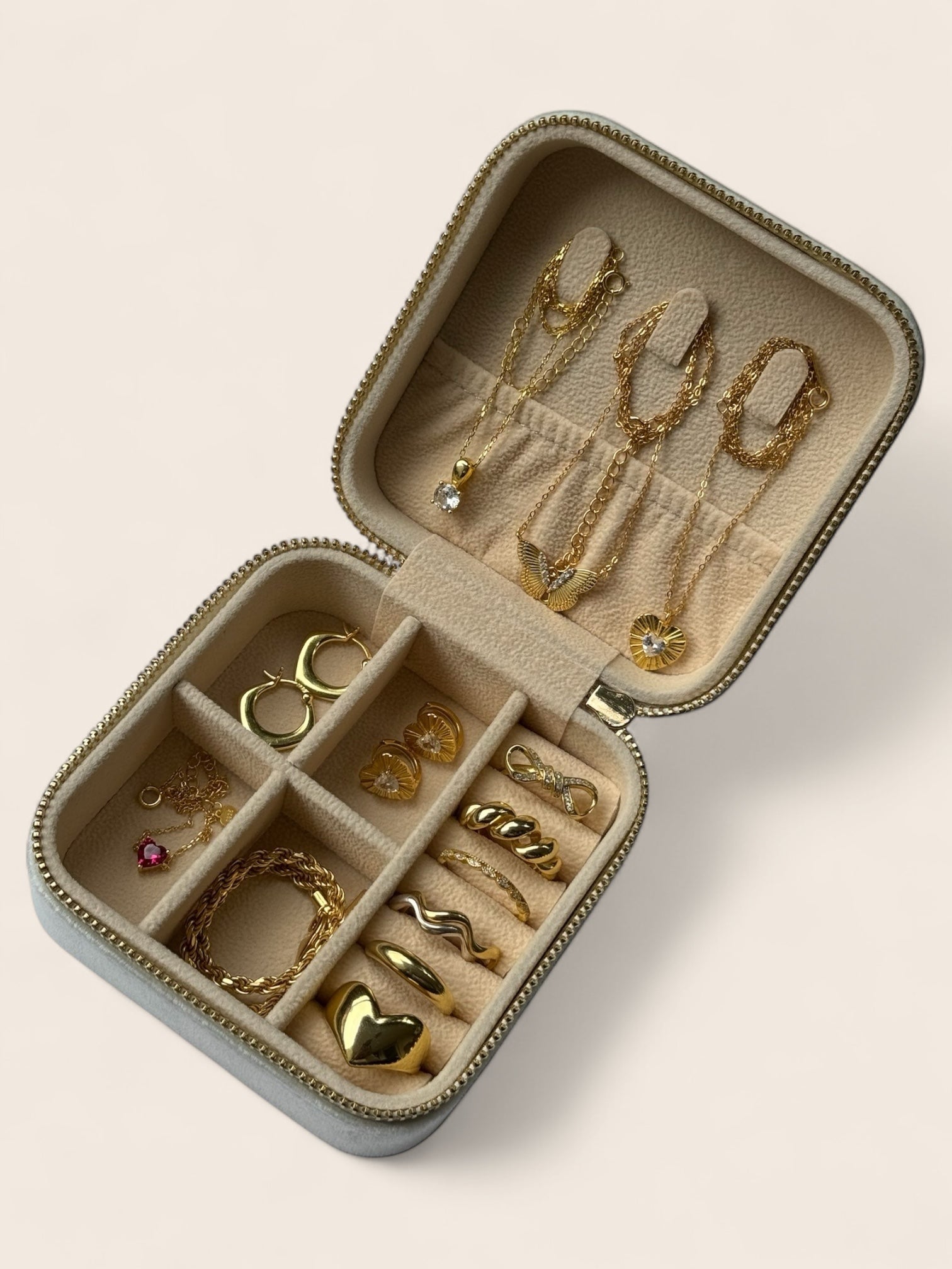 Jewelry Case for Travel Velvet Medium Cream Beige