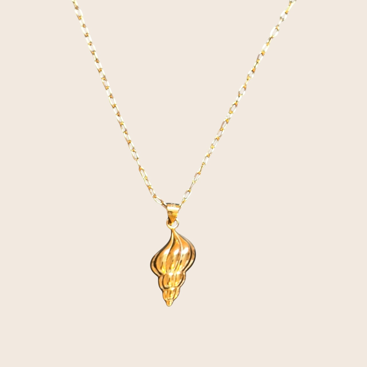 Trends: Shell Sea-Lover Necklace made of 925 silver 18K gold-plated