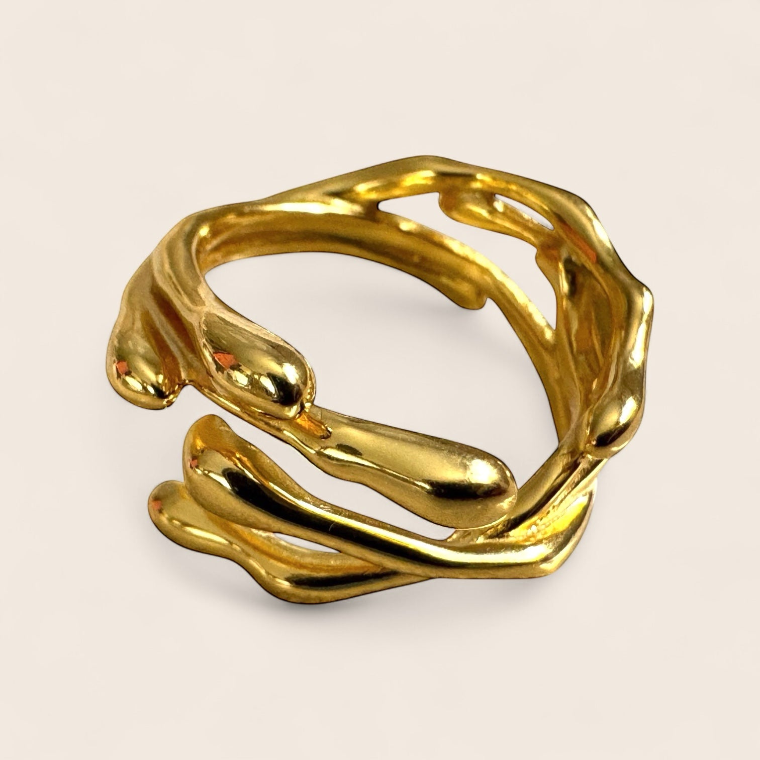 Hug - drop ring adjustable in size made of 925 silver 18K gold plated