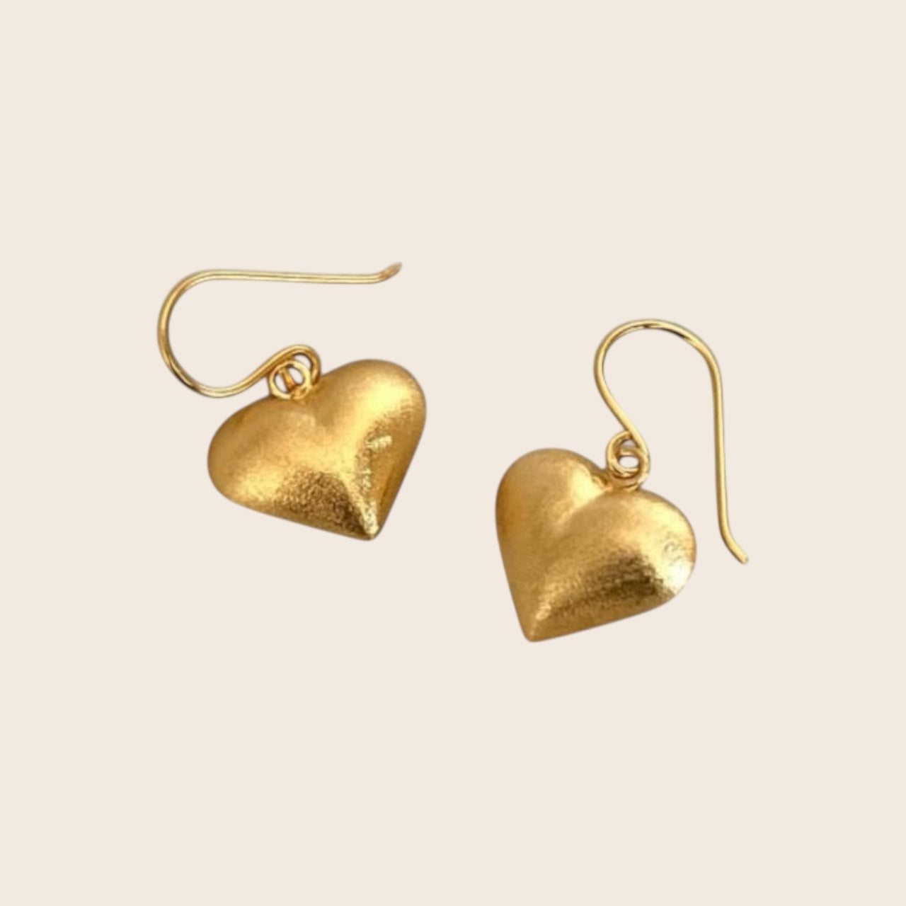 Sculpted Heart – matte 3D earrings made of 925 silver with 18K gold plating
