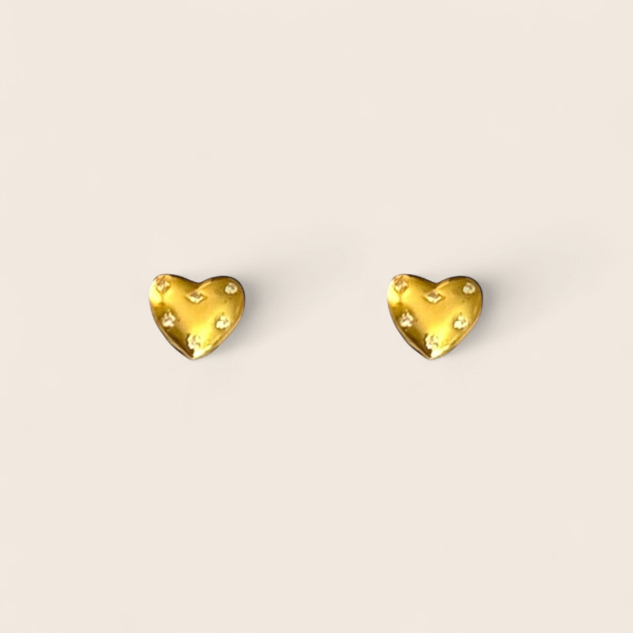 Heart Sparkle – delicate zirconia stud earrings made of 925 silver 18K gold-plated