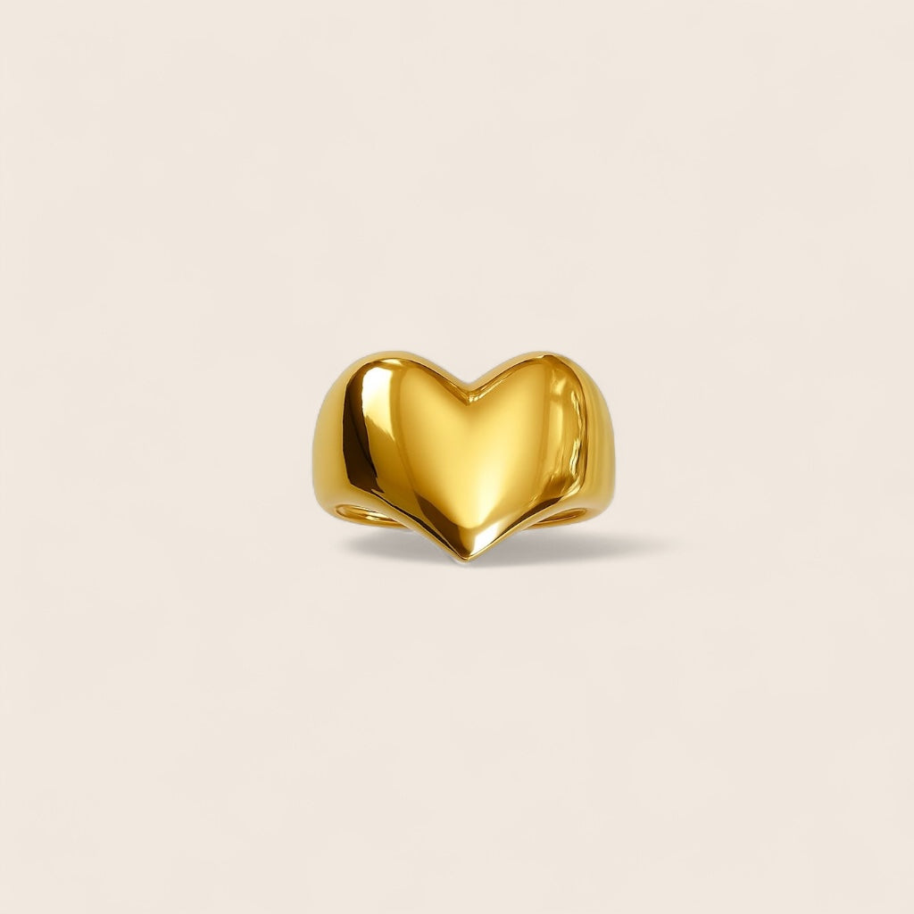 L'Amour – Statement ring in heart shape made of 925 silver 18K gold-plated