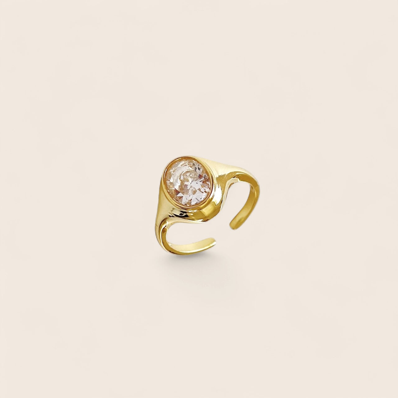 Large classic ring with zirconia Old Money style - made of 925 silver 18K gold-plated