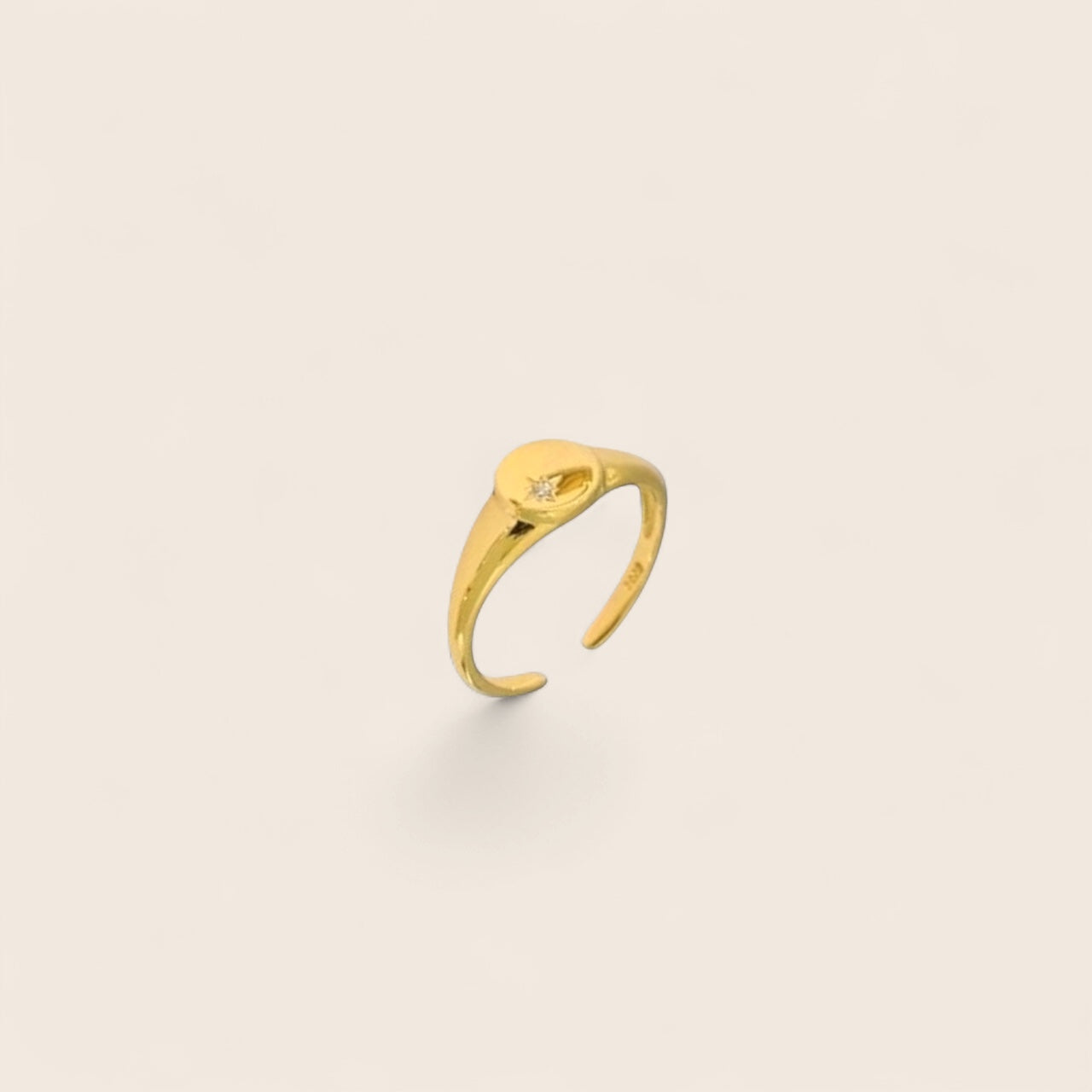 Stellar Seal – Ring made of 925 silver 18K gold-plated