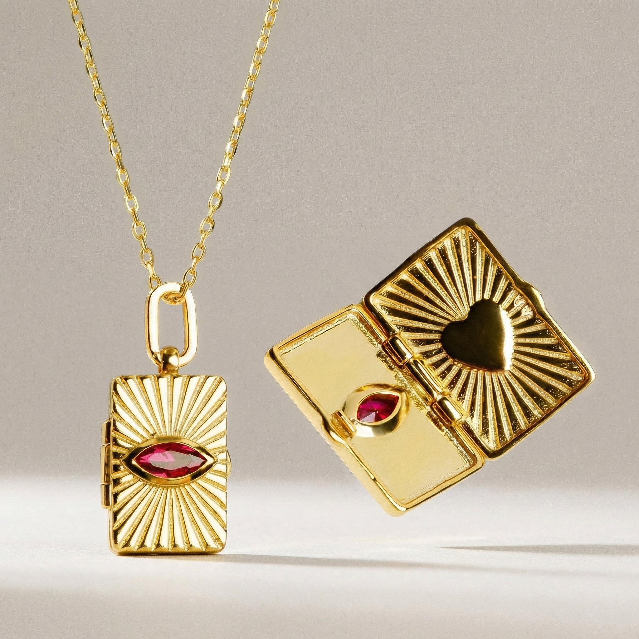 SENTIMENTAL FEELINGS Medaillon – Ruby Liebesbuch Halskette mit Öffnung und Aufbewahrung, aus 925 Silber 18K vergoldet - NINASIA