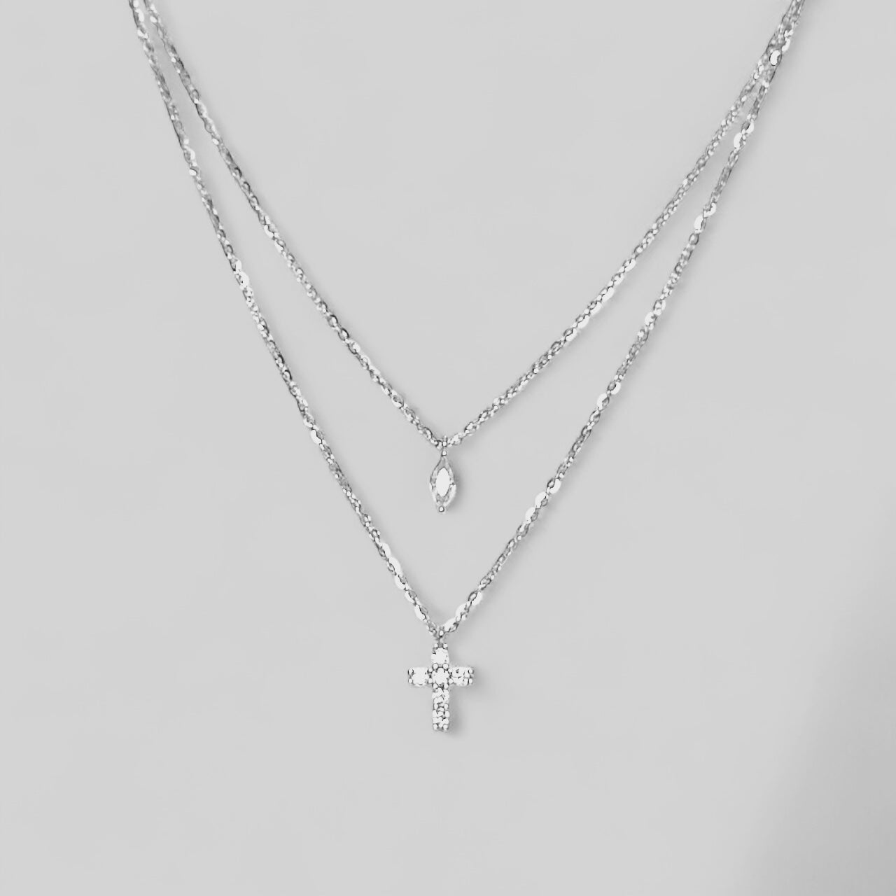 Double Kreuz Design Tropfen Charm Zirkonia Halskette aus 925er Silber vergoldet