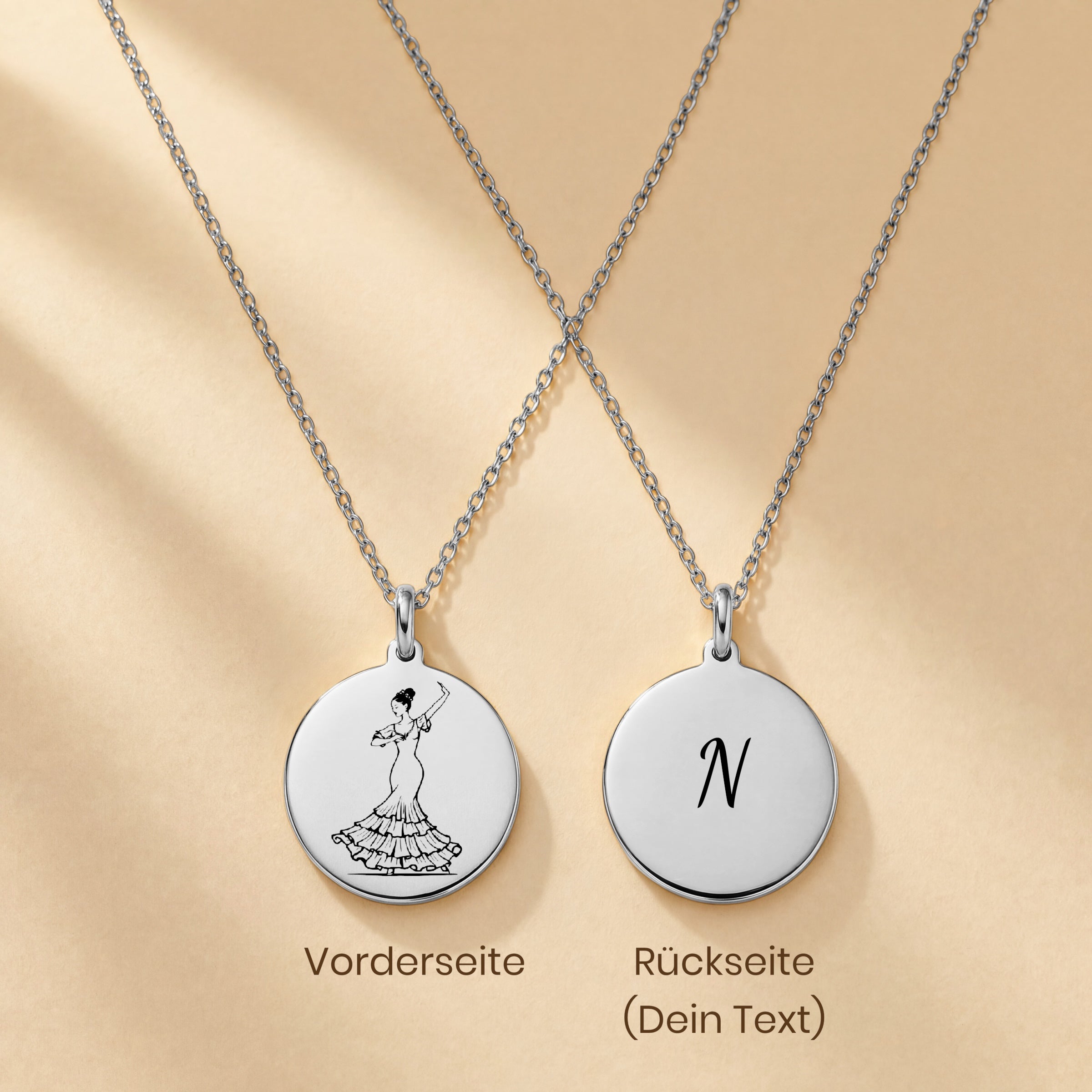 Heimat Schmuck – Flamenco Tänzerin Gravur Anhänger – Halskette für Tänzer & Zeichen der Verbundenheit mit Spanien