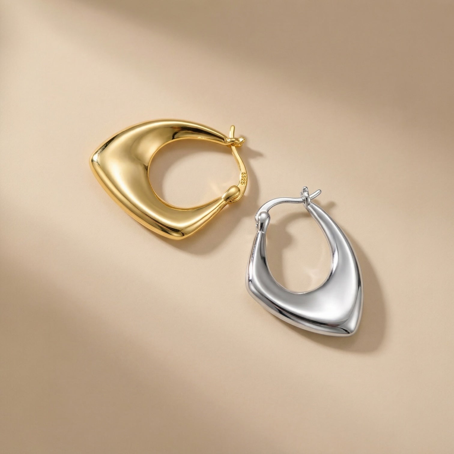 Oval One – Designer-Ohrhänger aus 925 Silber 18K vergoldet