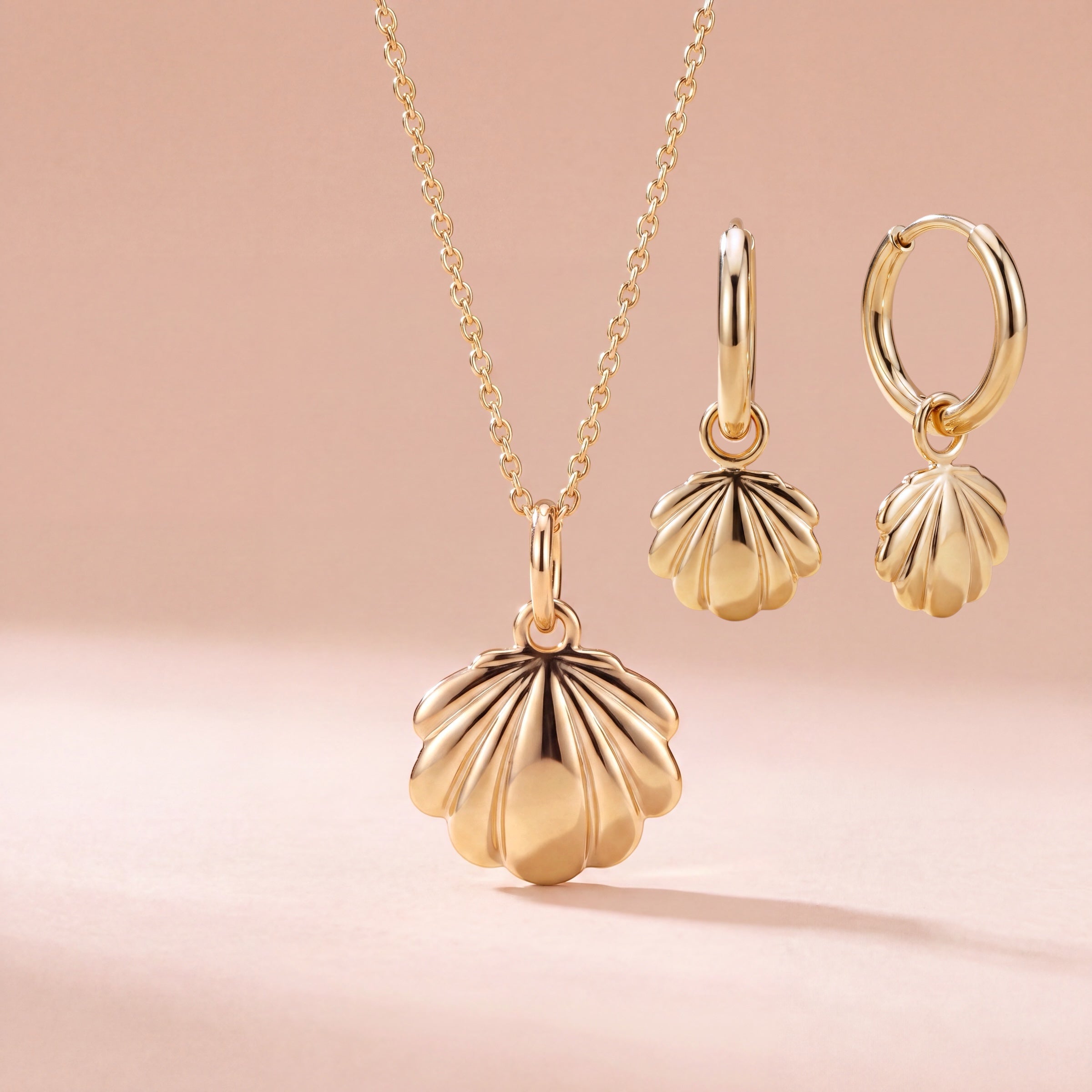 Parure Morea - Créoles articulées et collier en plaqué or 925 avec coquillage